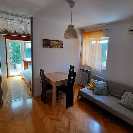 Cozy Apartment Alma, Two Steps From The Sea Medulin Buitenkant foto