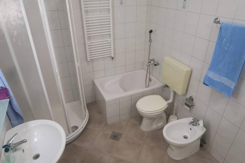 Cozy Apartment Alma, Two Steps From The Sea Medulin Buitenkant foto